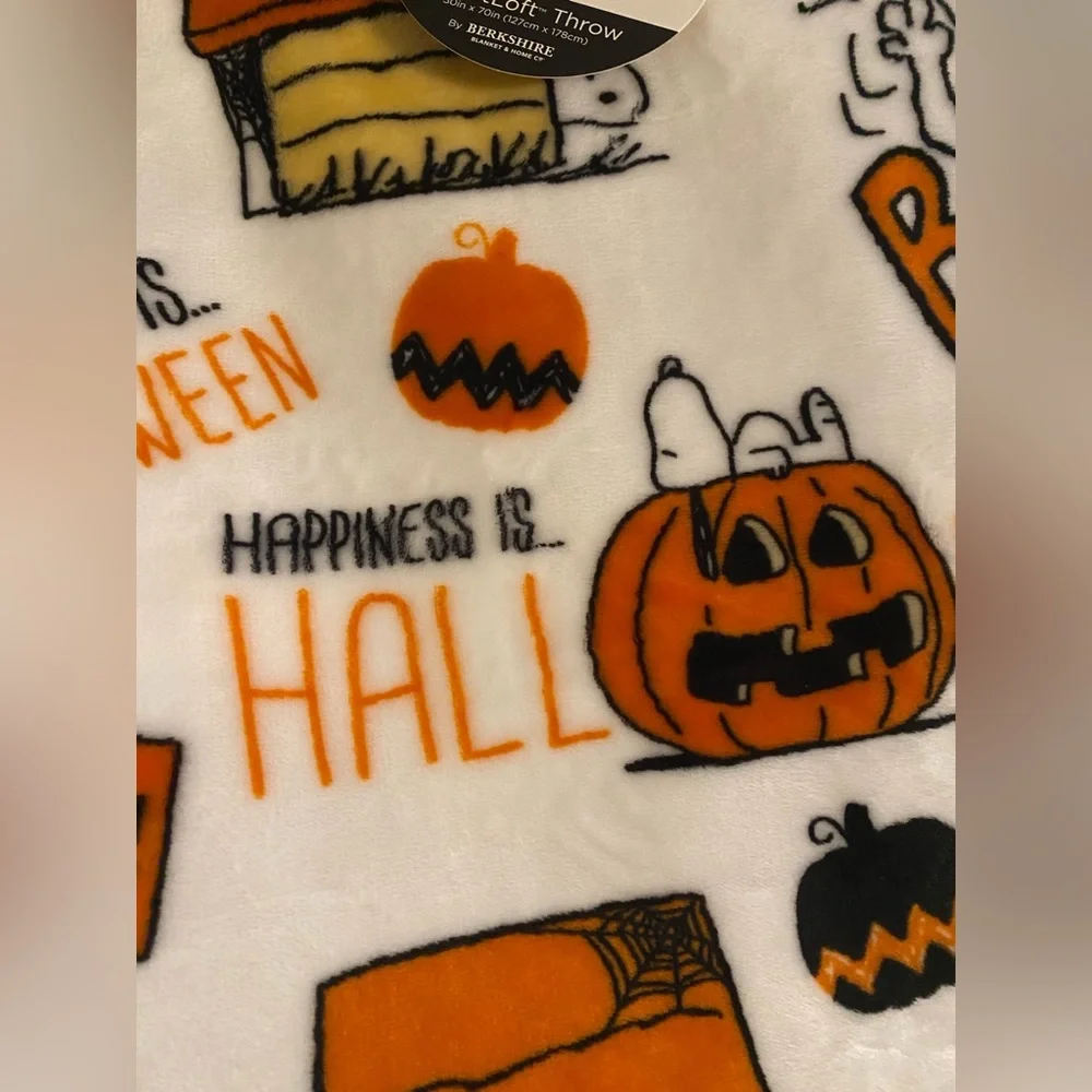 Peanuts snoopy Halloween blanket